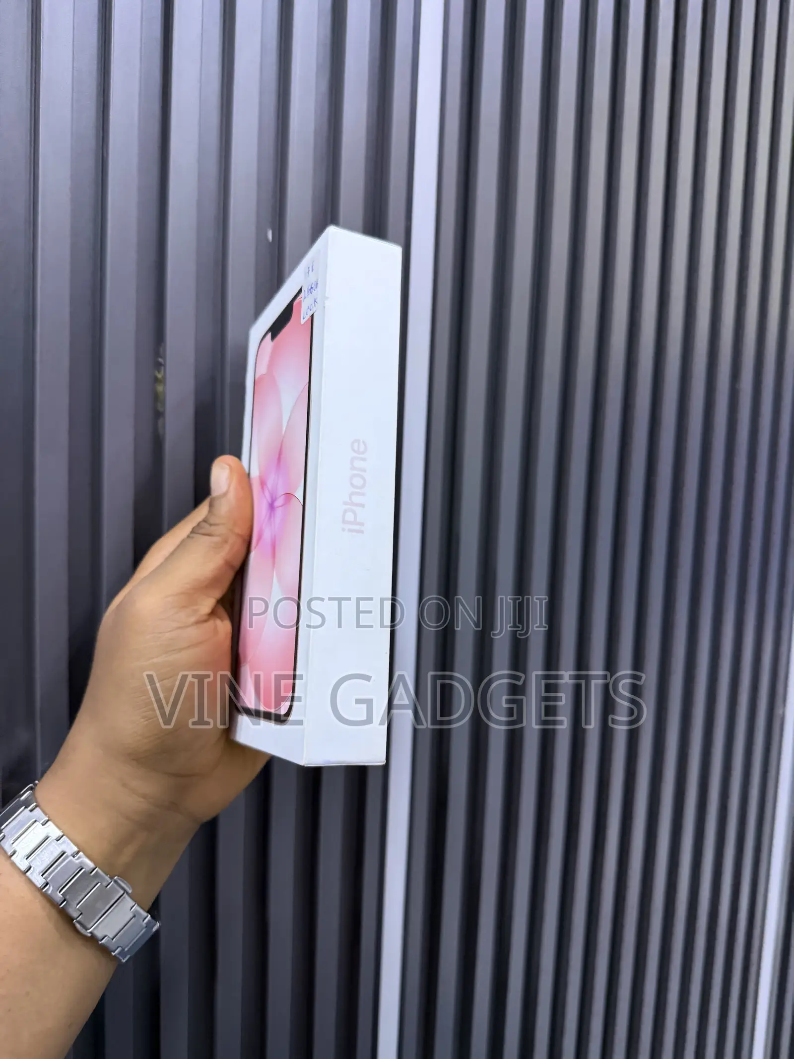 New Apple iPhone 17e 256 GB Pink