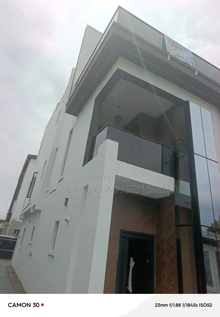 Furnished 5bdrm Duplex in GRA Phase 1 for sale