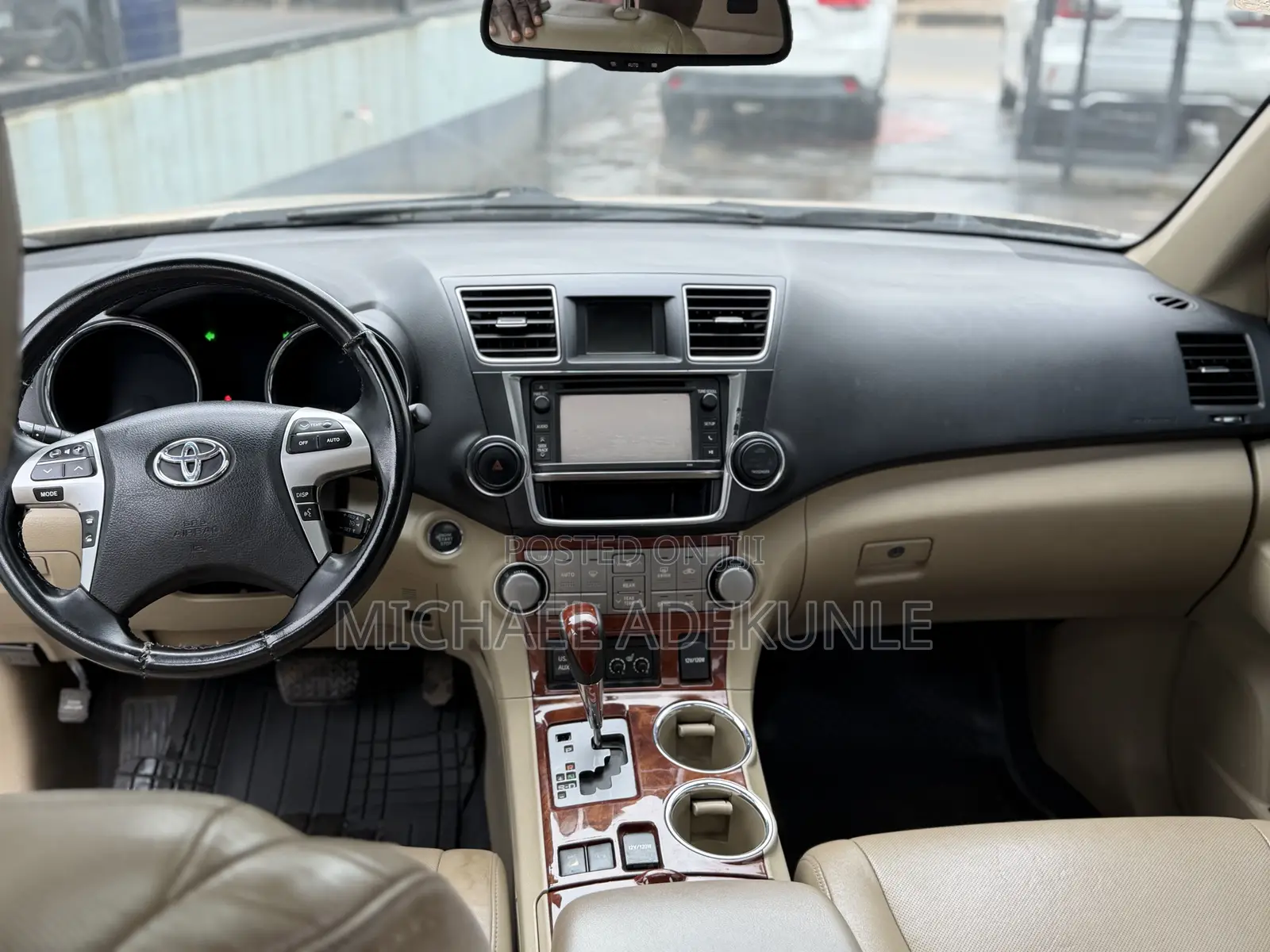 Toyota Highlander Limited 2012 Gold