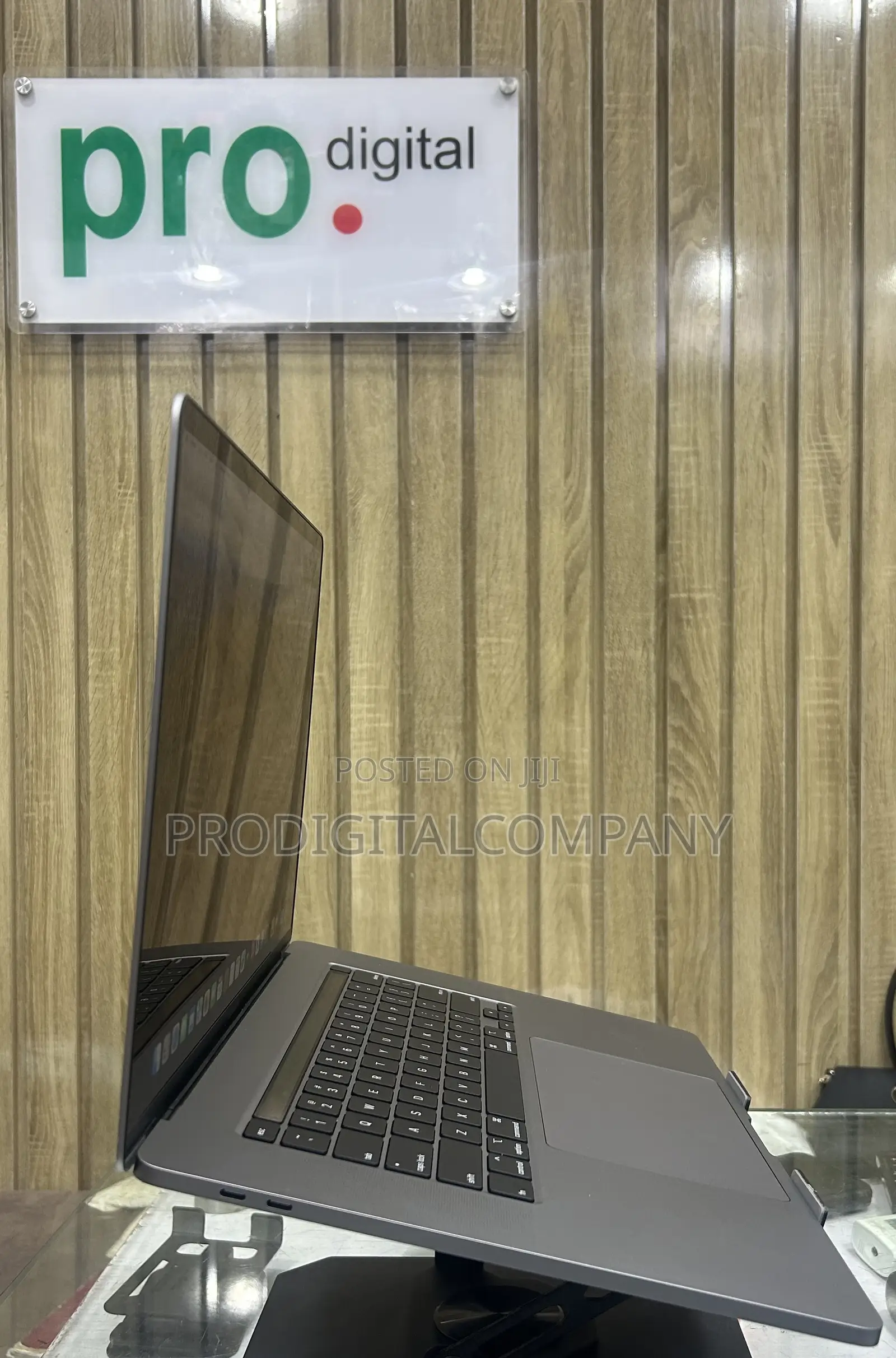 Laptop Apple MacBook Pro 2019 32GB Intel Core i9 SSD 1T