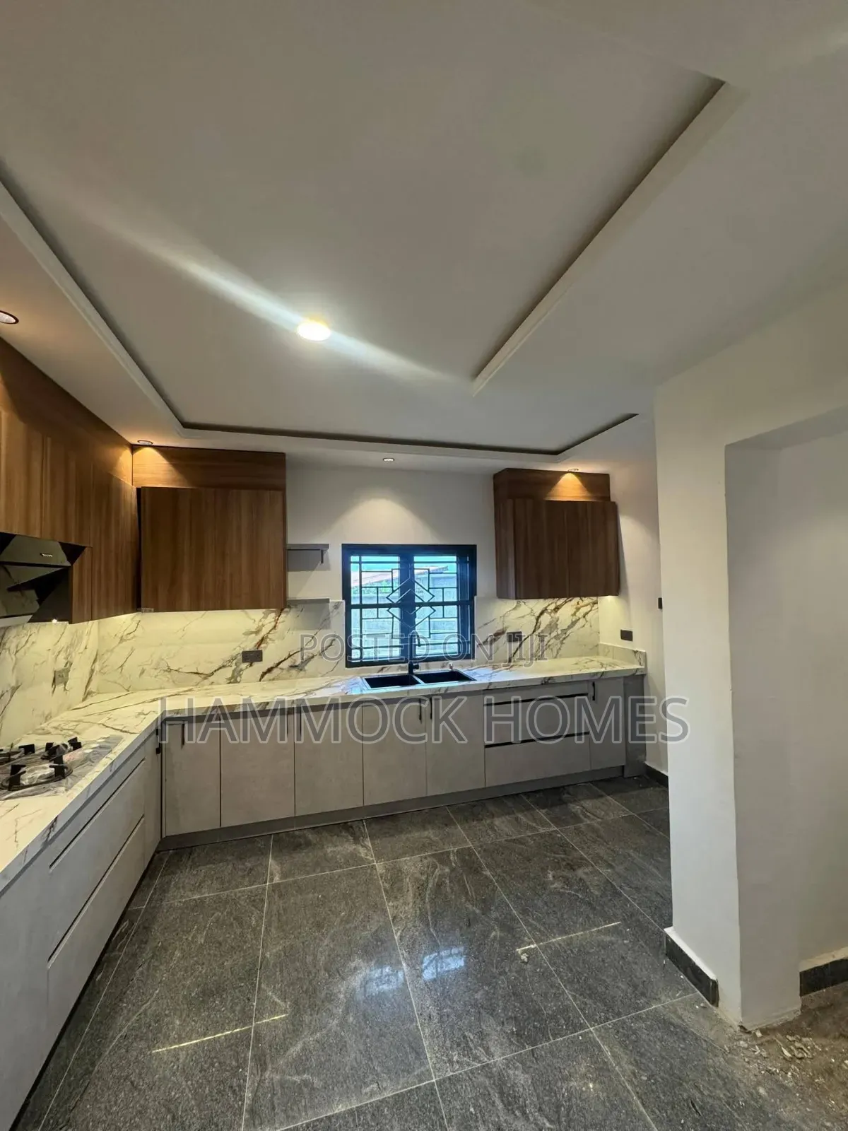 5bdrm Townhouse / Terrace in Onikoko Gra, Agodi for rent