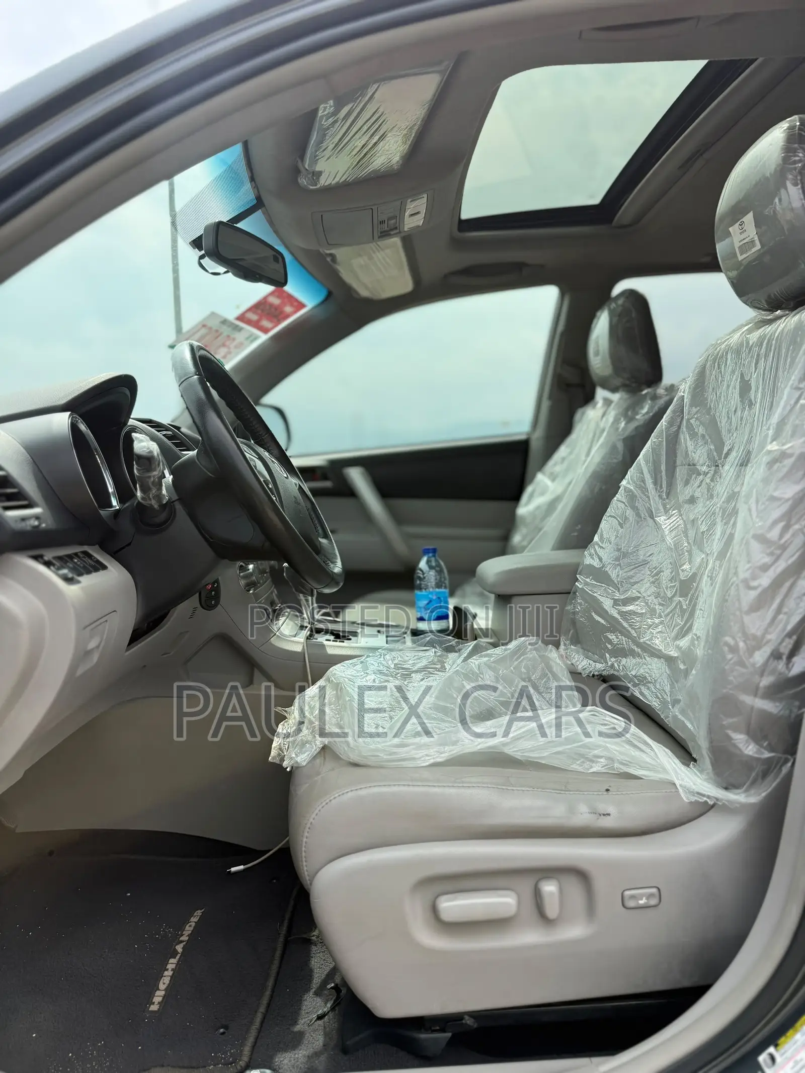 Toyota Highlander SE 2012 Gray