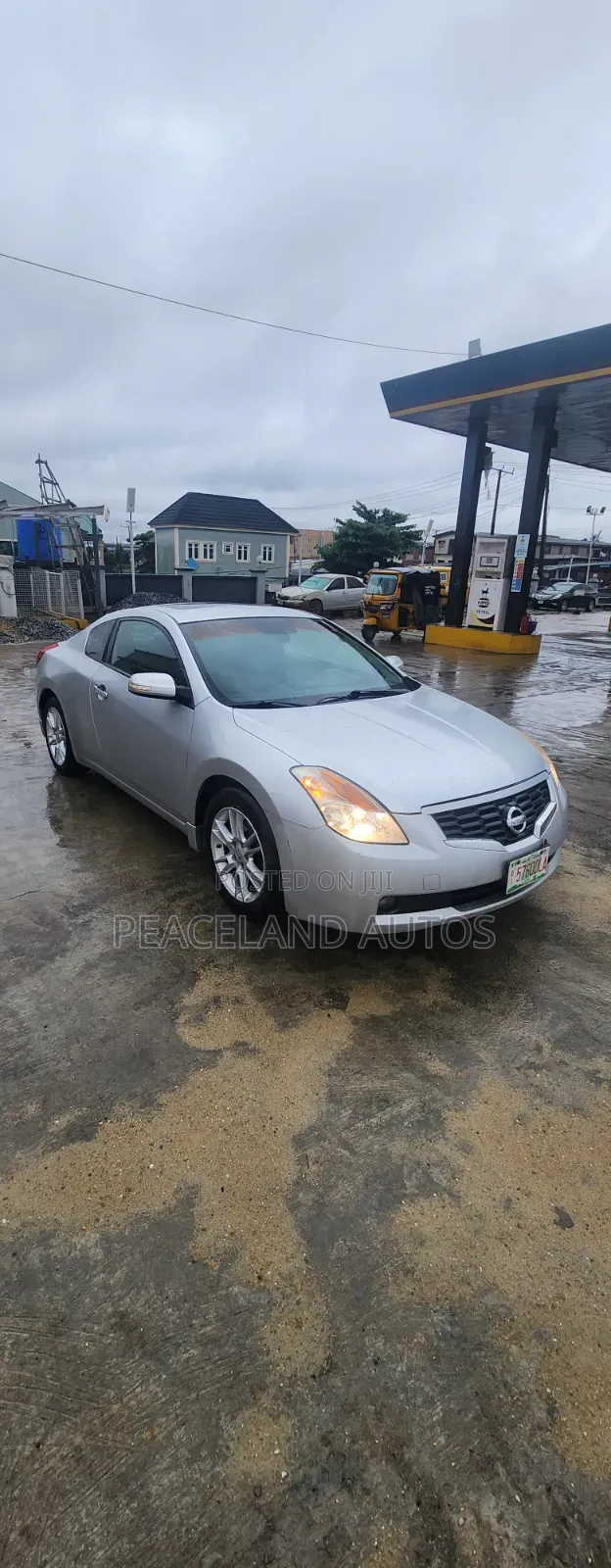 Nissan Altima 3.5 SR Coupe 2011 Silver