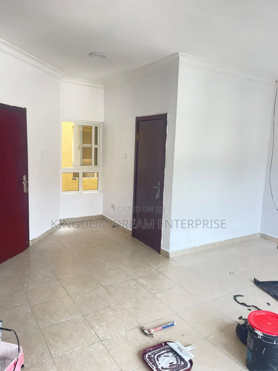 Mini Flat in Bourdilon Court for rent