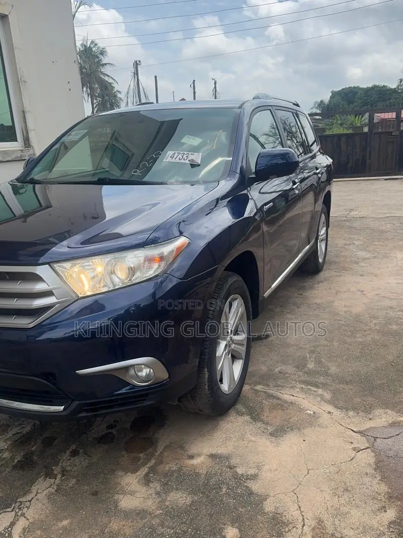 Toyota Highlander Limited 3.5l 4WD 2013 Blue