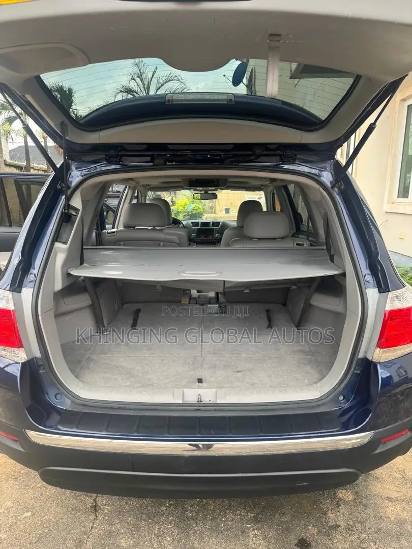 Toyota Highlander Limited 3.5l 4WD 2013 Blue