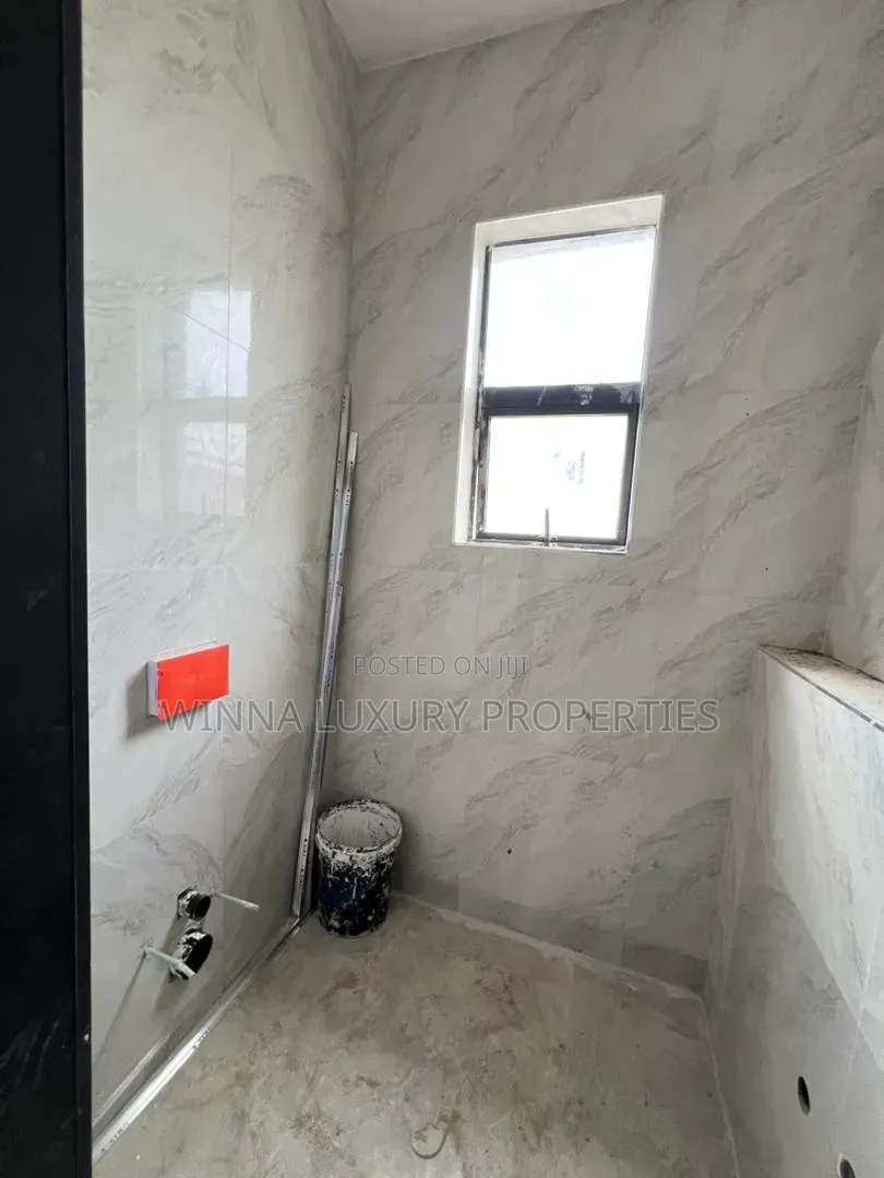 5bdrm Duplex in Around Godab Axis, Life Camp for rent
