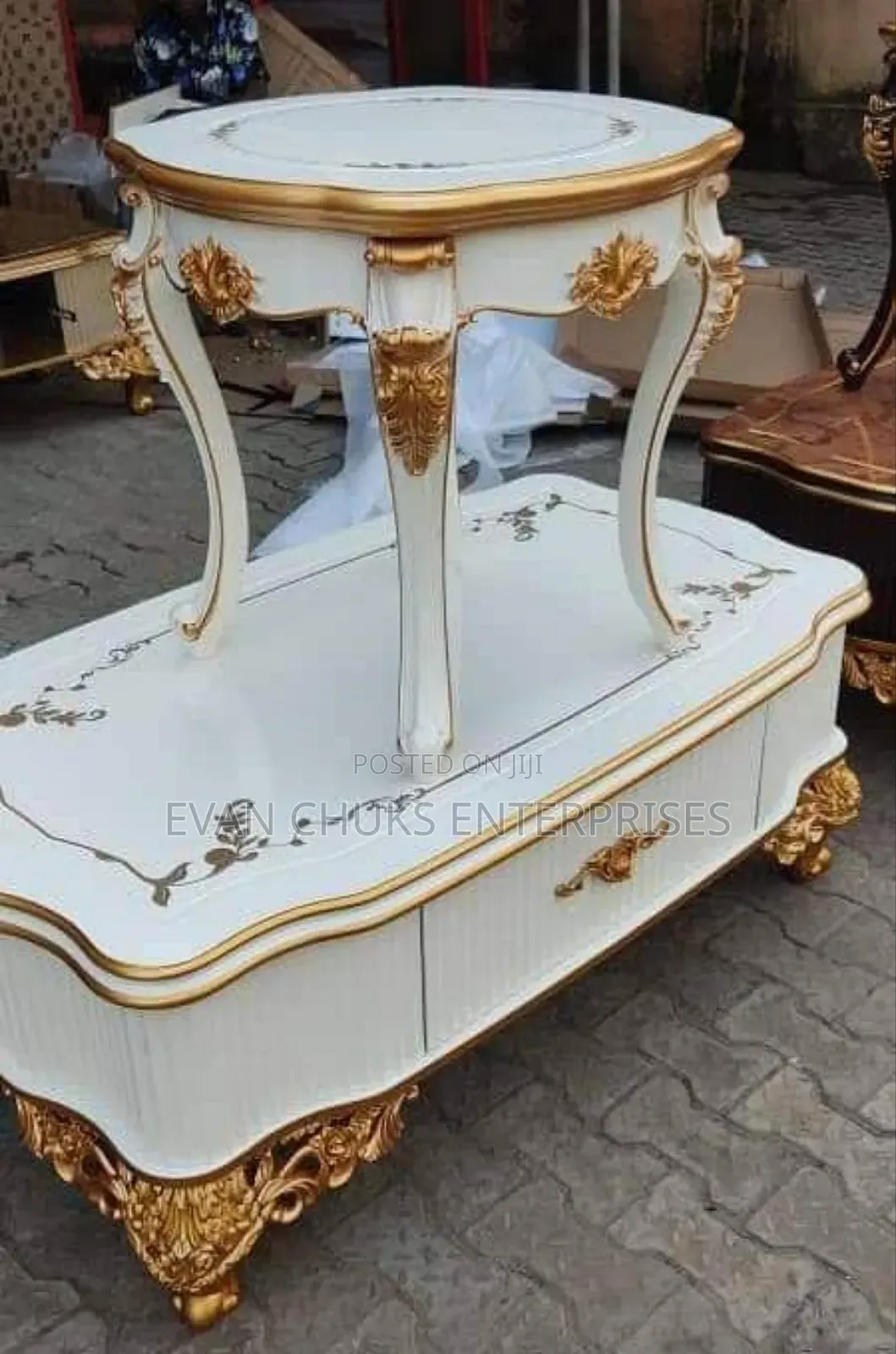 Royal Center Table and 2 Stools