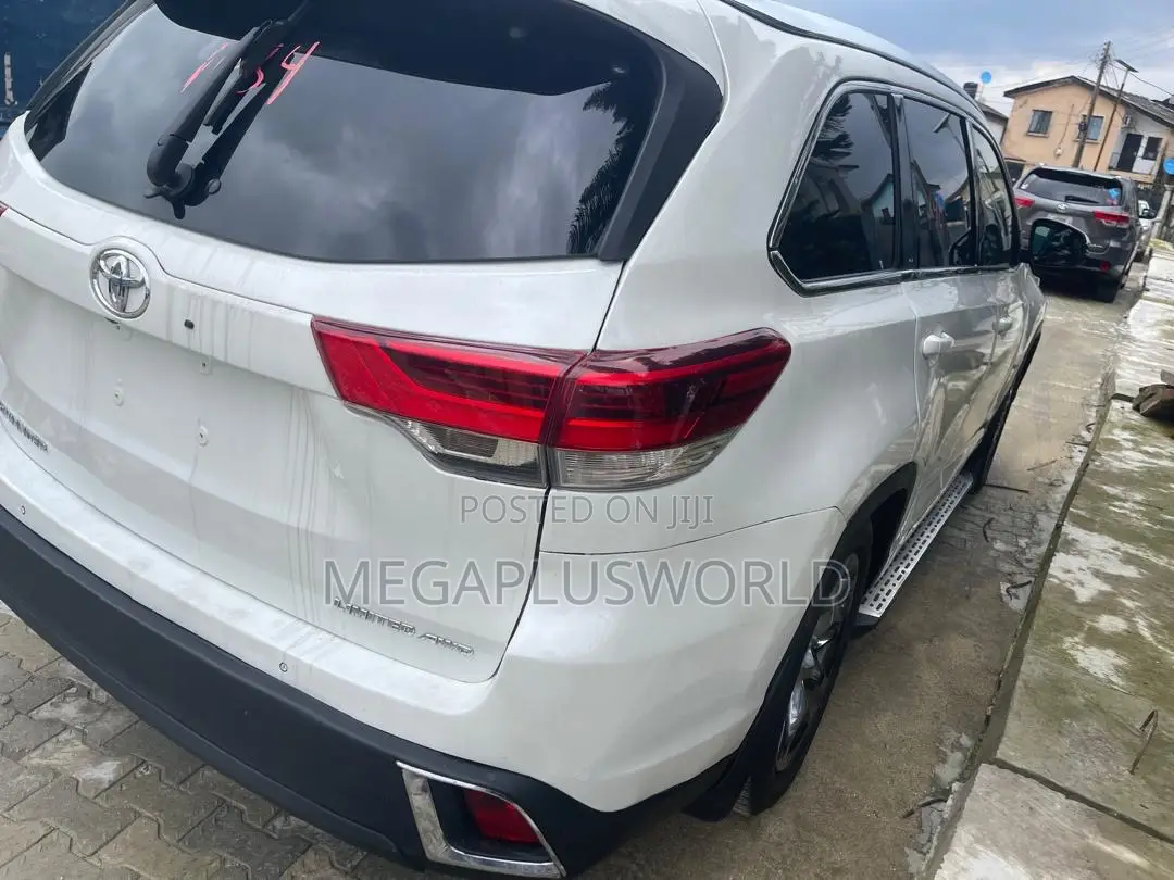Toyota Highlander Limited Platinum 4x2 V6 (3.5L 6cyl 8A) 2017 White