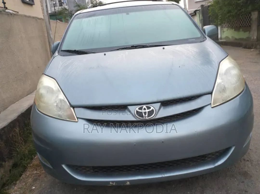 Toyota Sienna 2008 Green