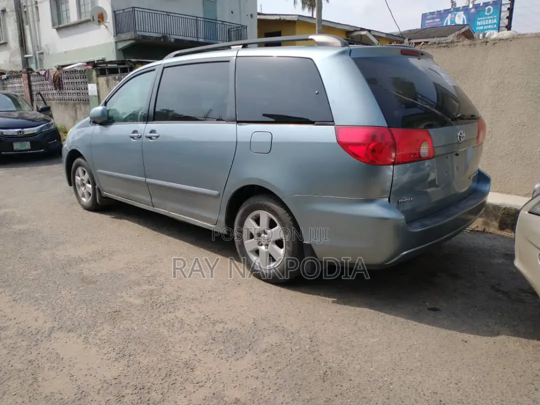 Toyota Sienna 2008 Green