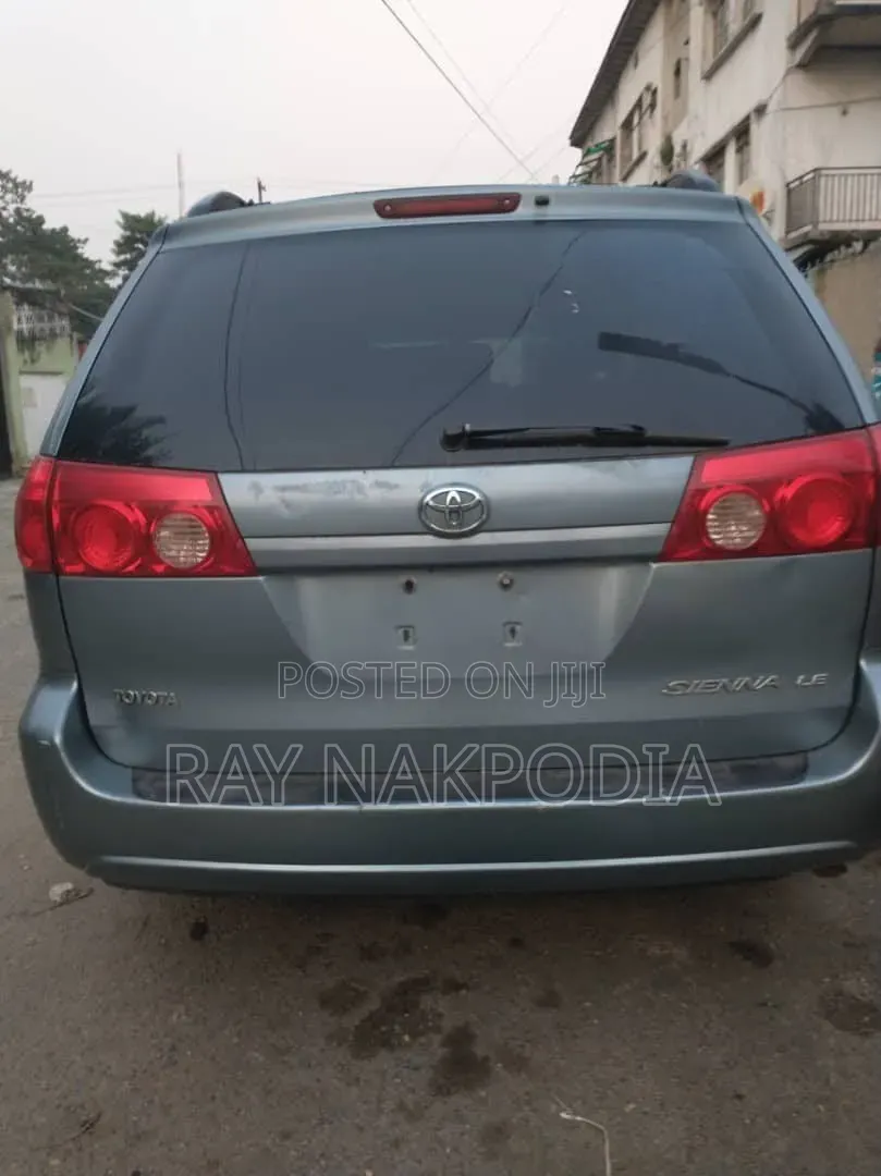 Toyota Sienna 2008 Green
