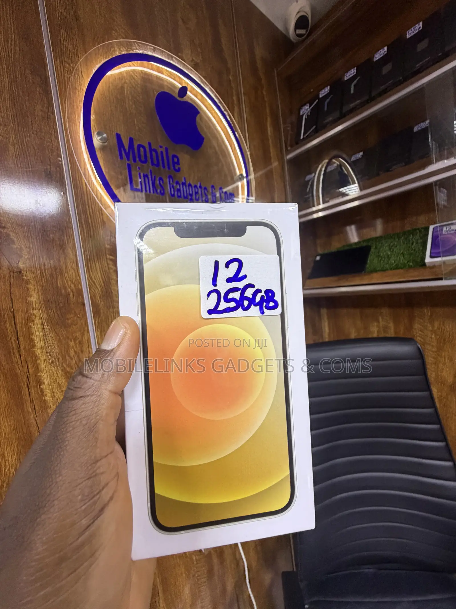 New Apple iPhone 12 256 GB Silver