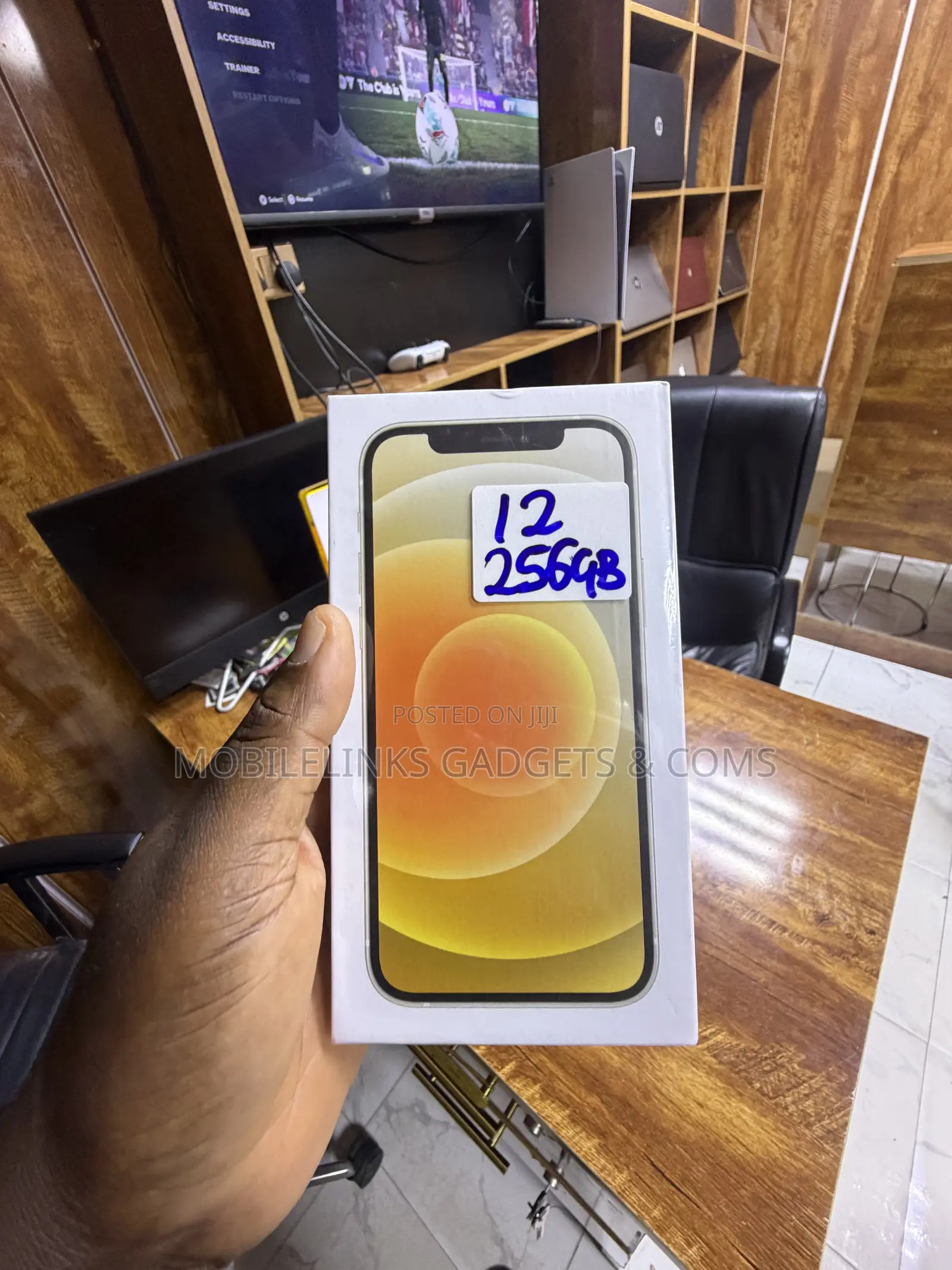 New Apple iPhone 12 256 GB Silver
