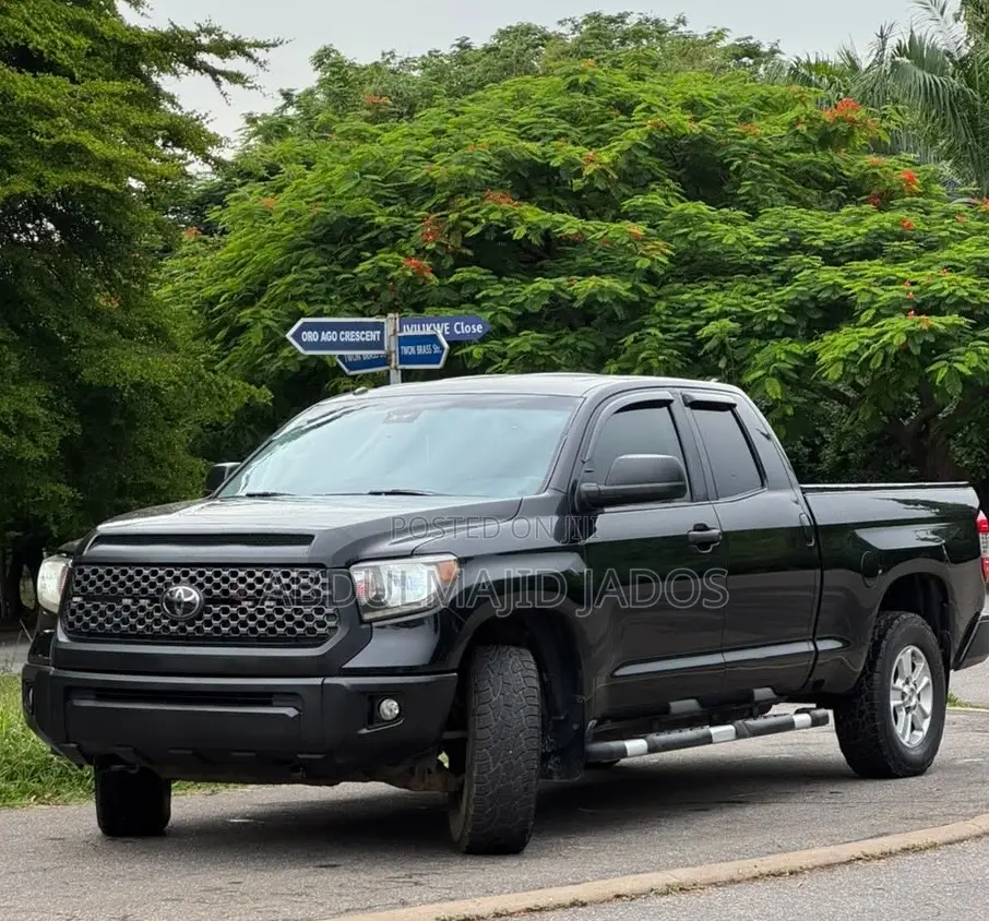 Toyota Tundra 2018 Black