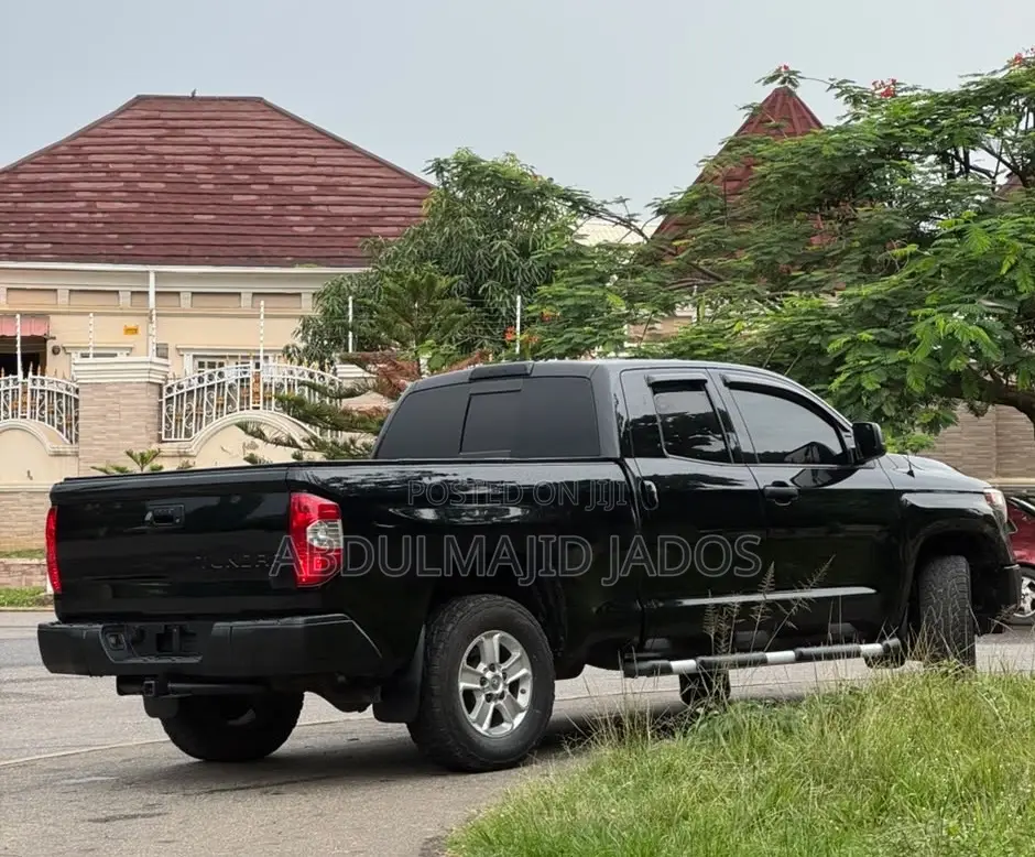 Toyota Tundra 2018 Black
