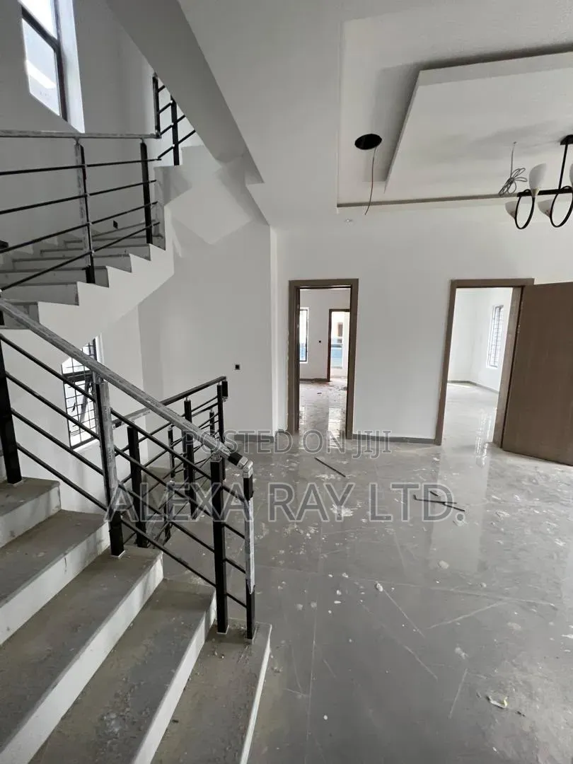 5bdrm Duplex in Ikate for rent