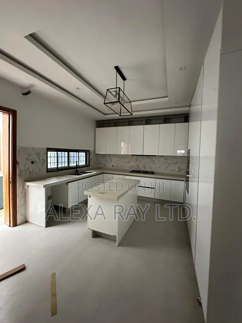 5bdrm Duplex in Ikate for rent