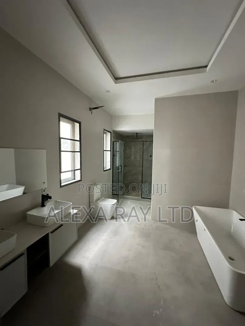 5bdrm Duplex in Ikate for rent