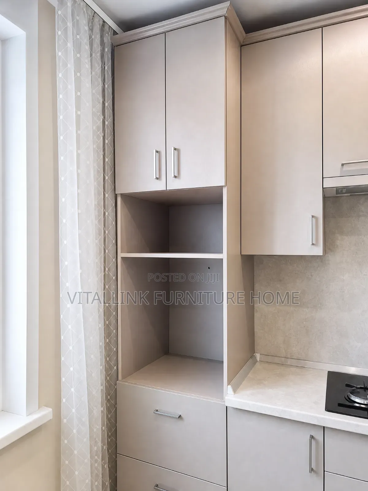 Modern Light Grey L-Shape Kitchen Cabinets With Open Niche