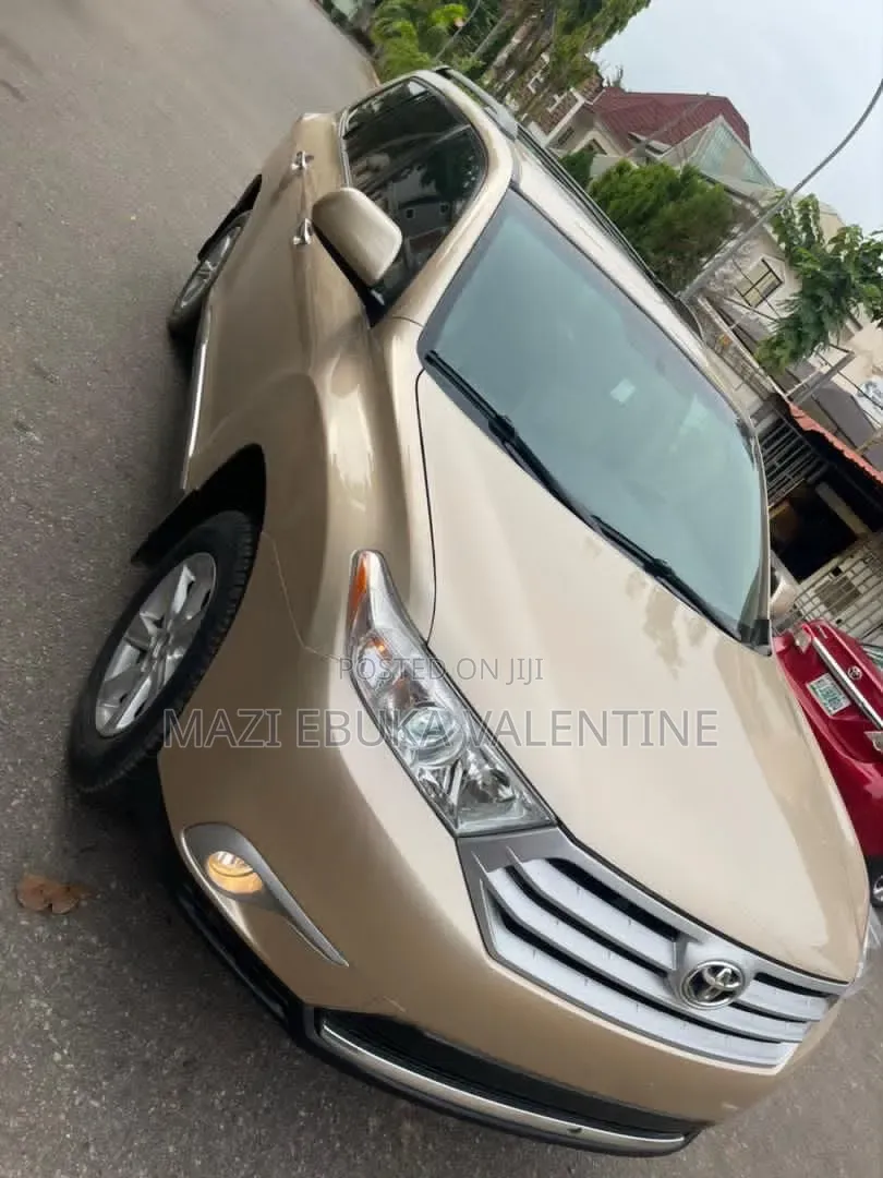Toyota Highlander 2013 Gold