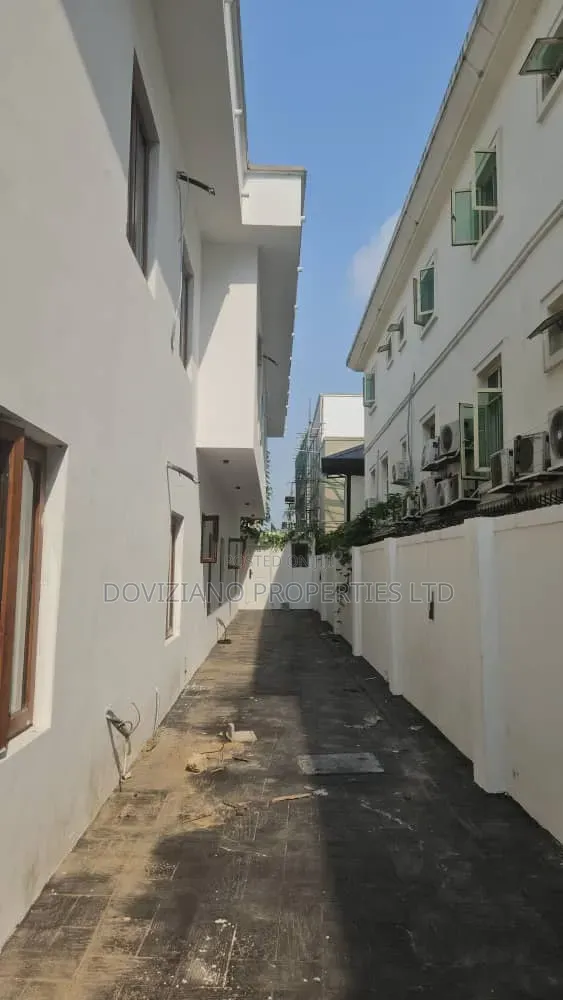6bdrm Duplex in Ikeja GRA for sale
