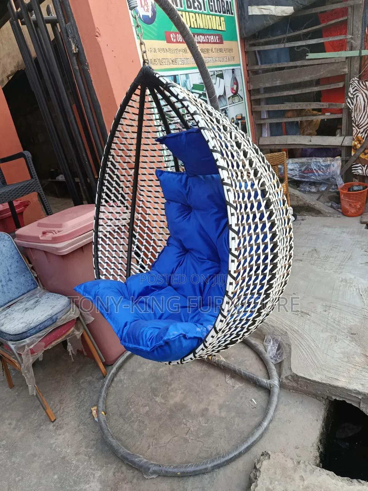 Imported Standard Outdoor Swing Chair With Metal Base