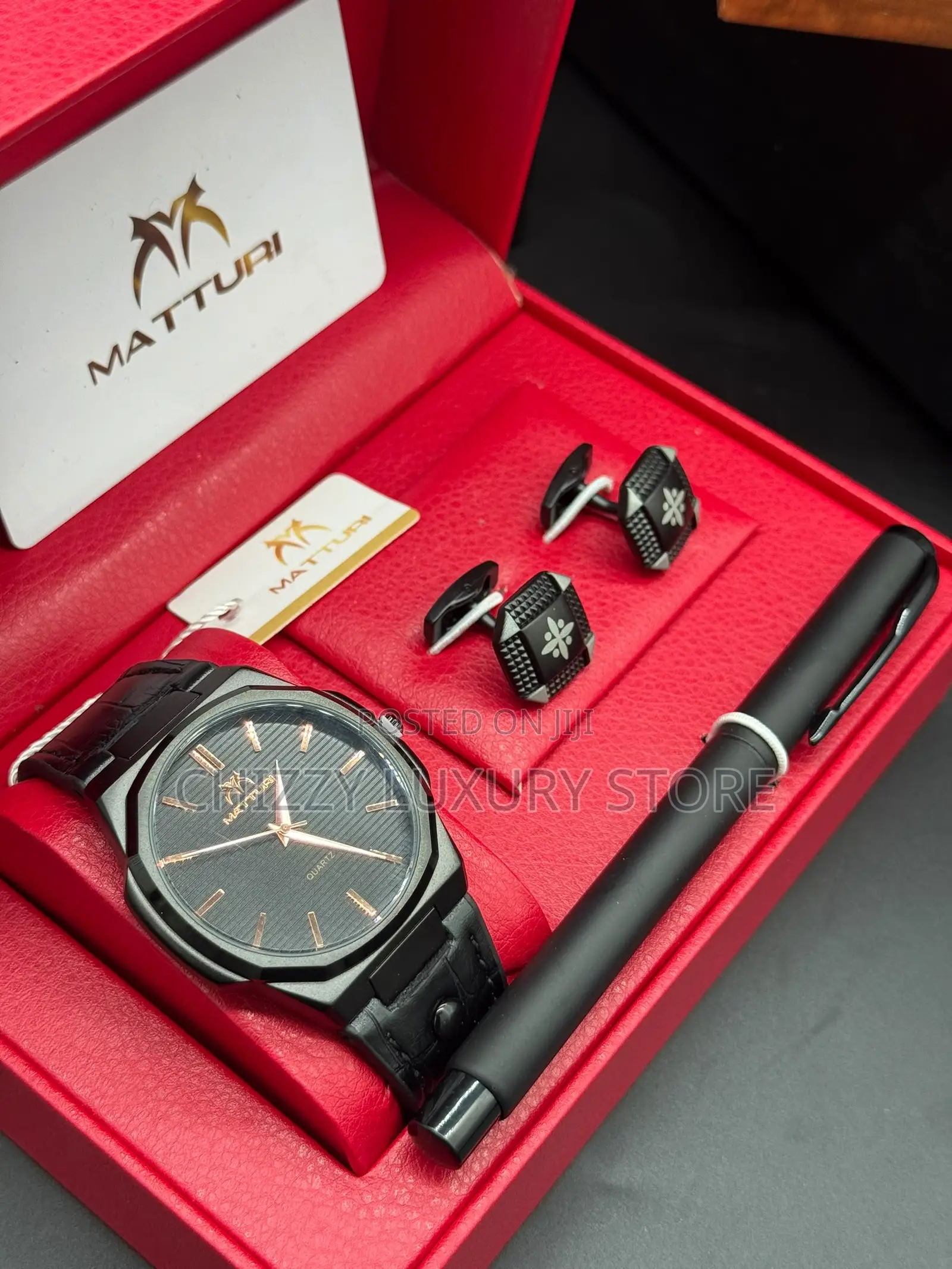 Matturi Quality Men Rubber Strap Wristwatch