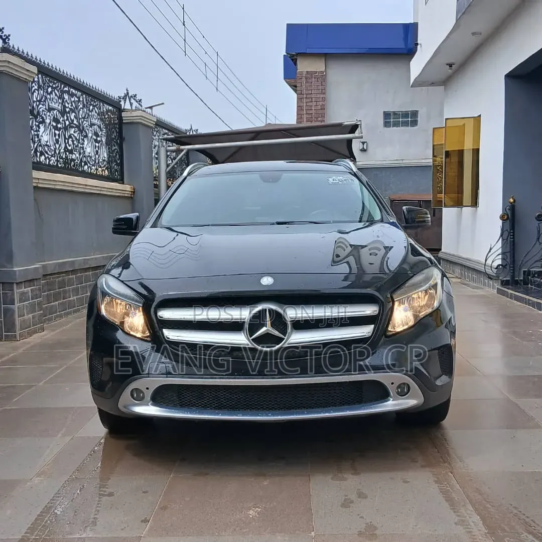 Mercedes-Benz GLA 250 2016 Black