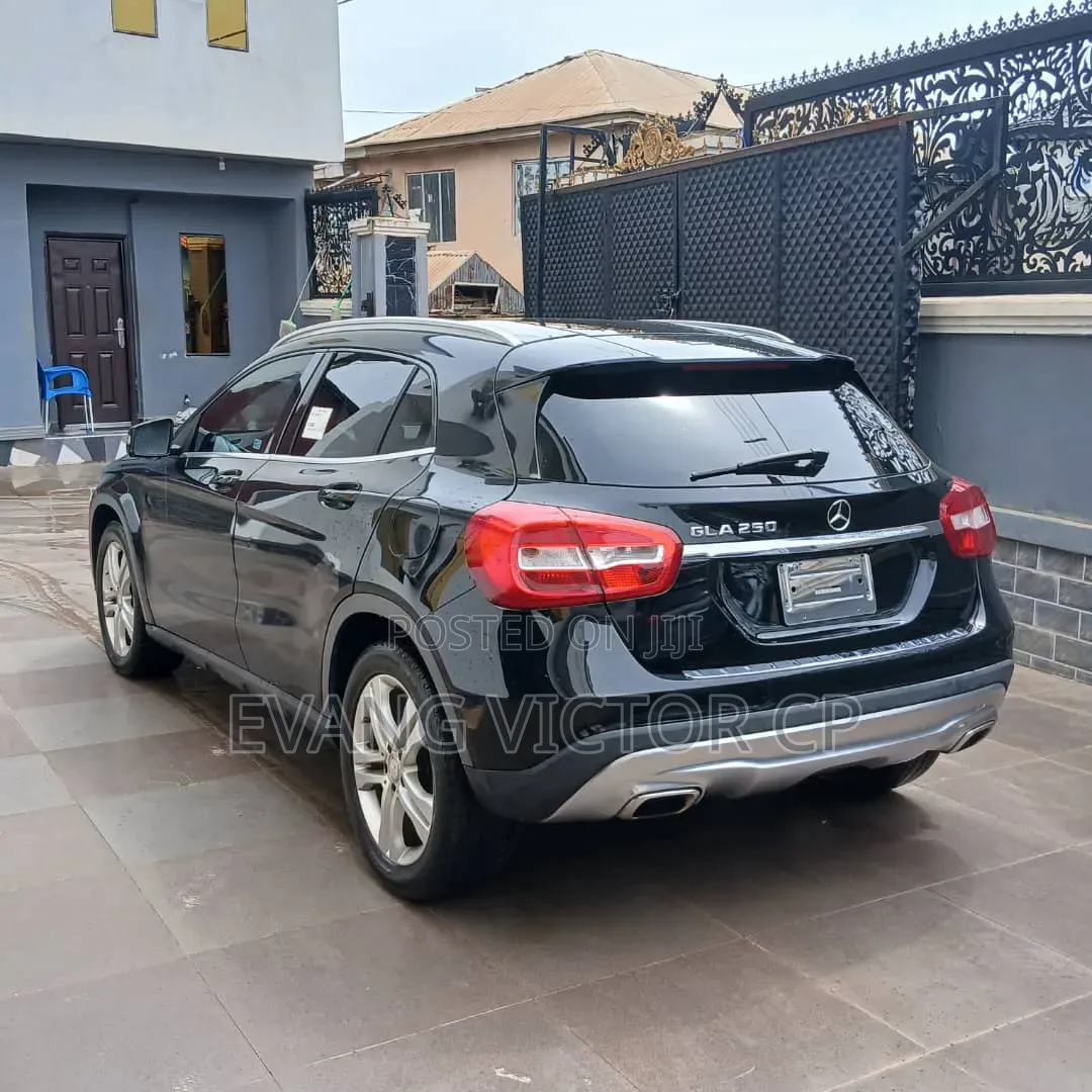 Mercedes-Benz GLA 250 2016 Black