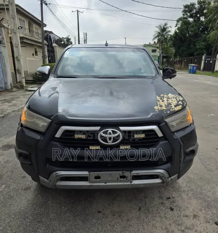 Toyota Hilux 2023 Black