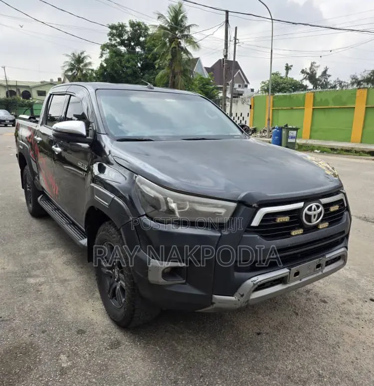 Toyota Hilux 2023 Black