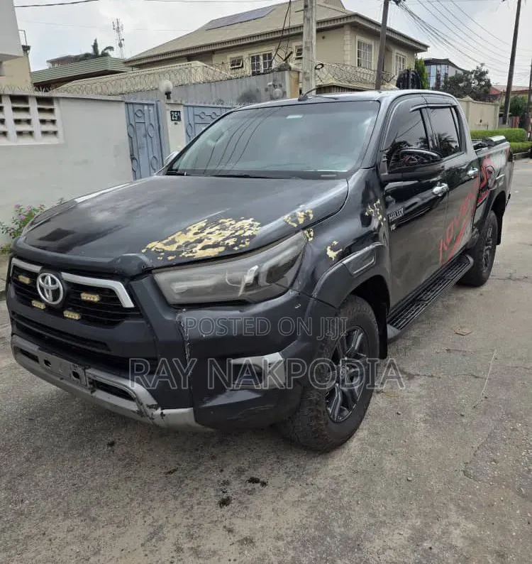 Toyota Hilux 2023 Black