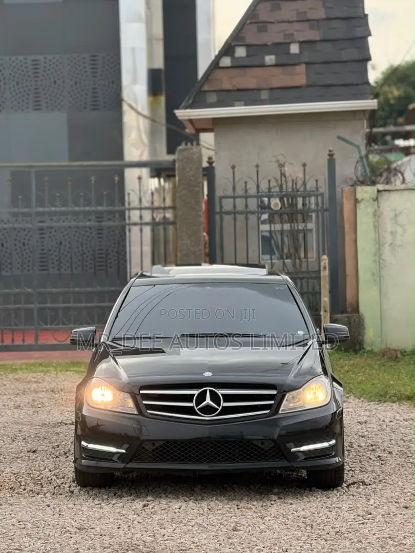 Mercedes-Benz C300 2012 Black