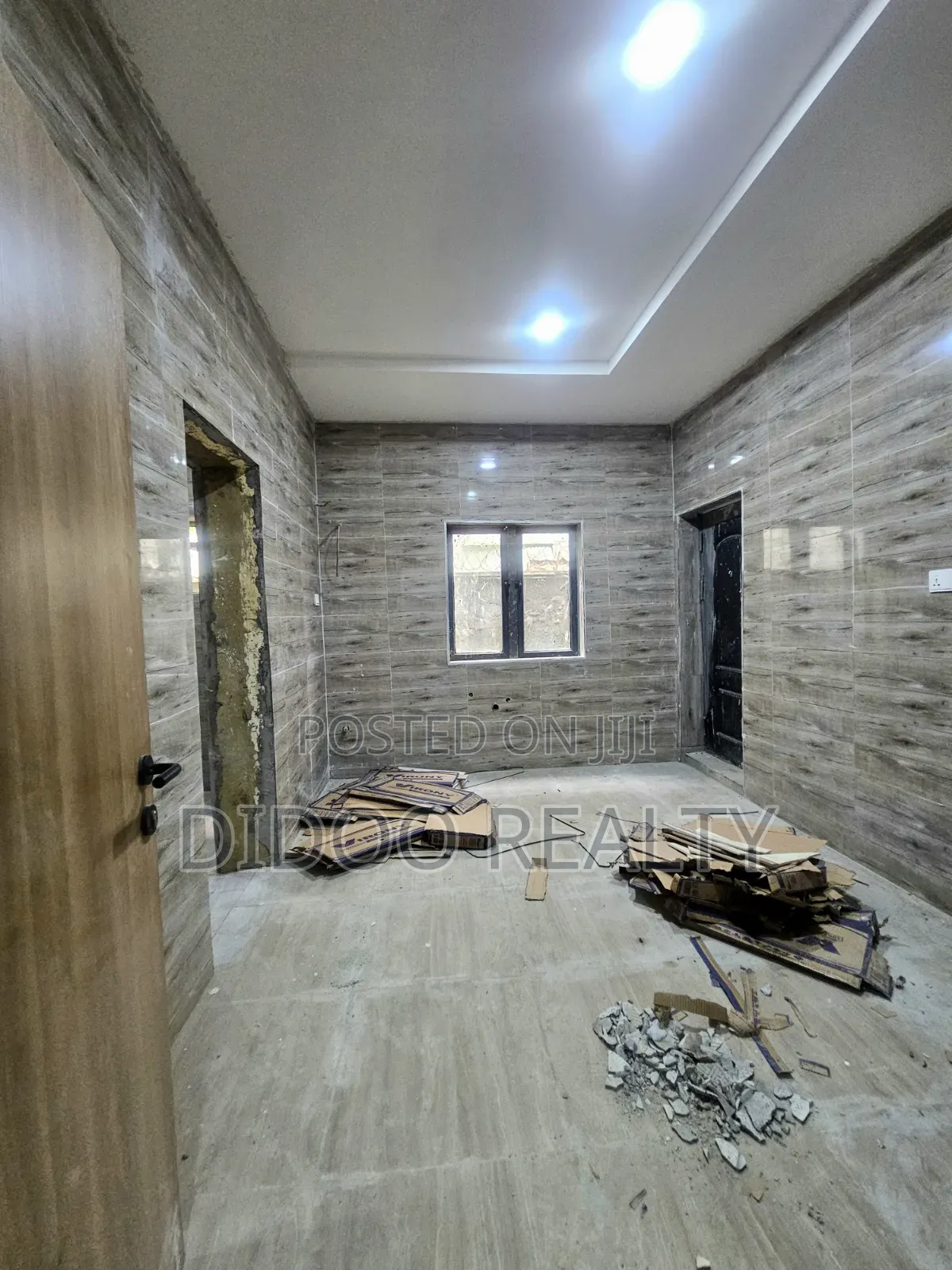 3bdrm Block of Flats in Utako for rent