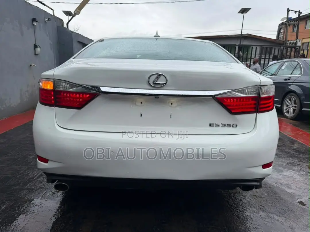 Lexus ES 2013 White