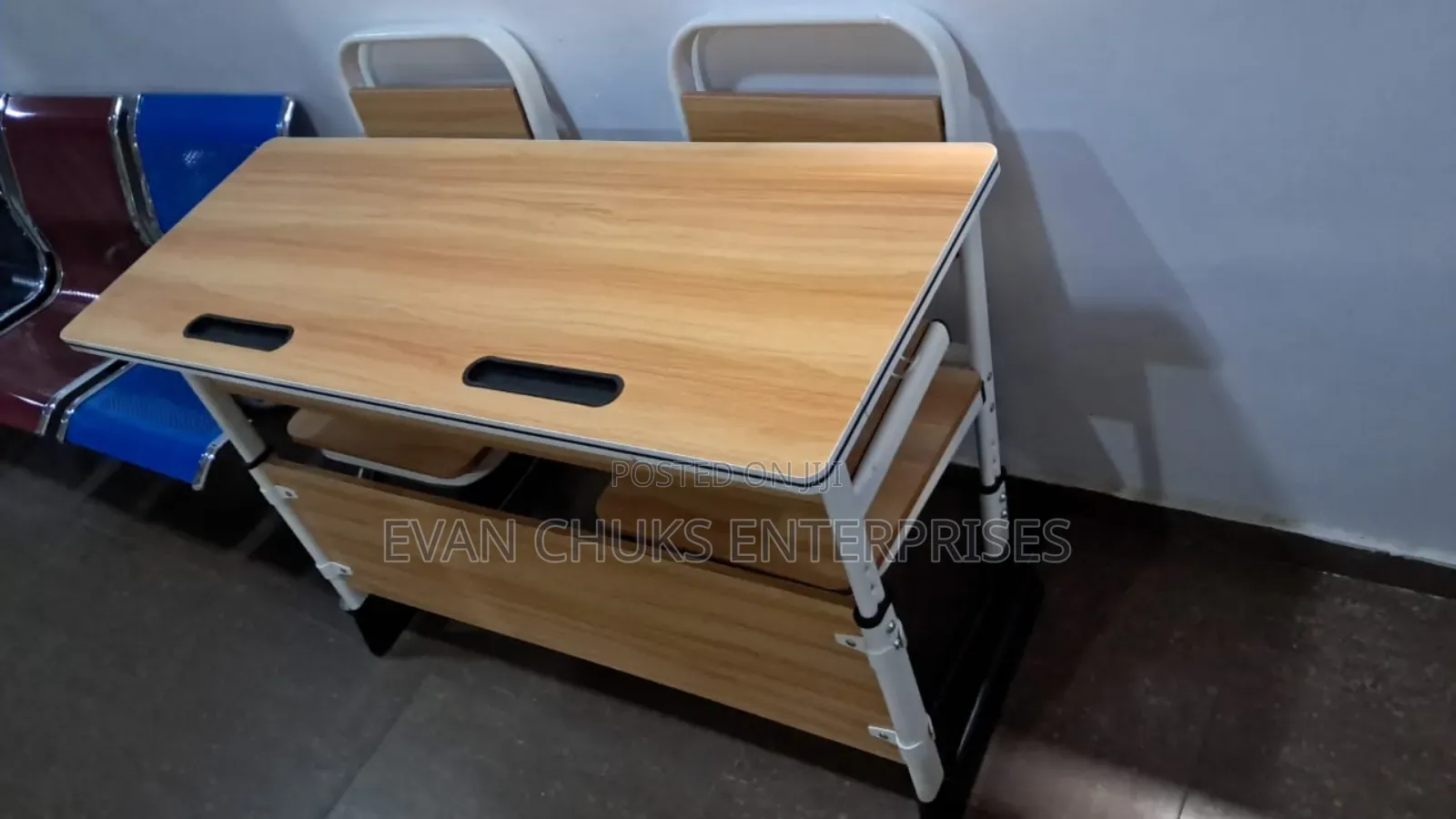 Double Reading Table and Chairs