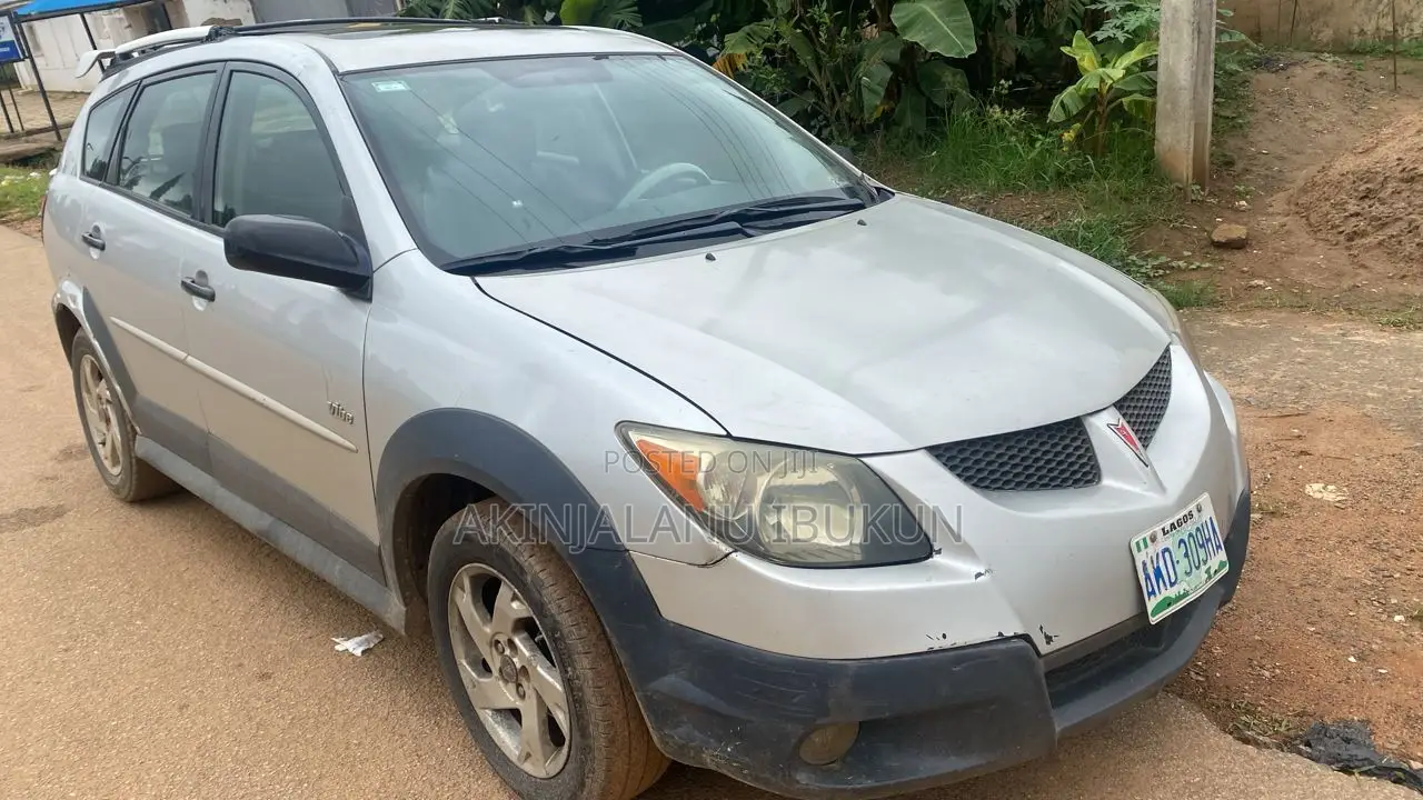 Pontiac Vibe Automatic 2004 Silver