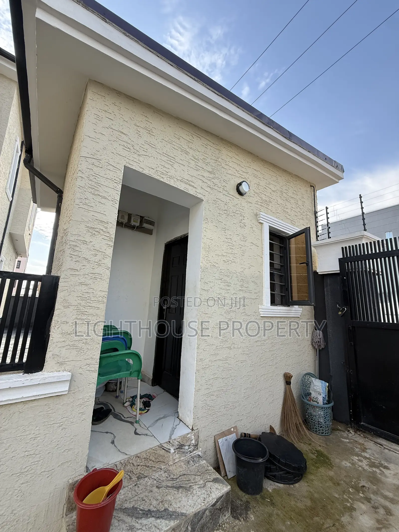 4bdrm Duplex in Gaduwa District for sale