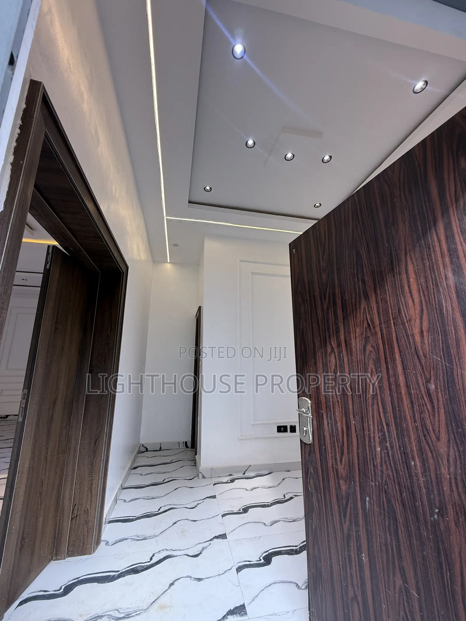 4bdrm Duplex in Gaduwa District for sale