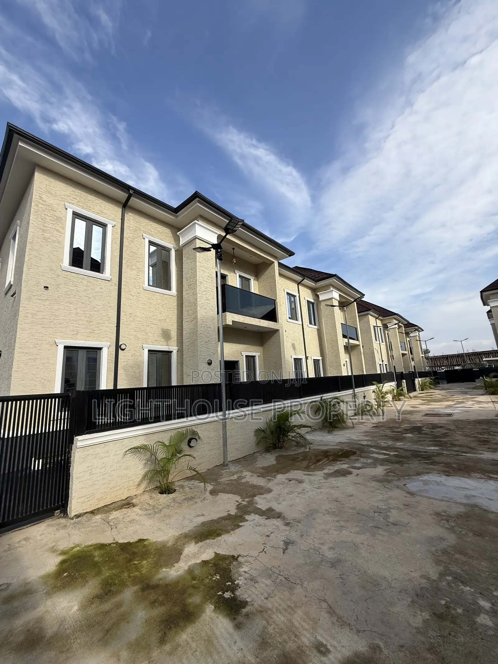 4bdrm Duplex in Gaduwa District for sale