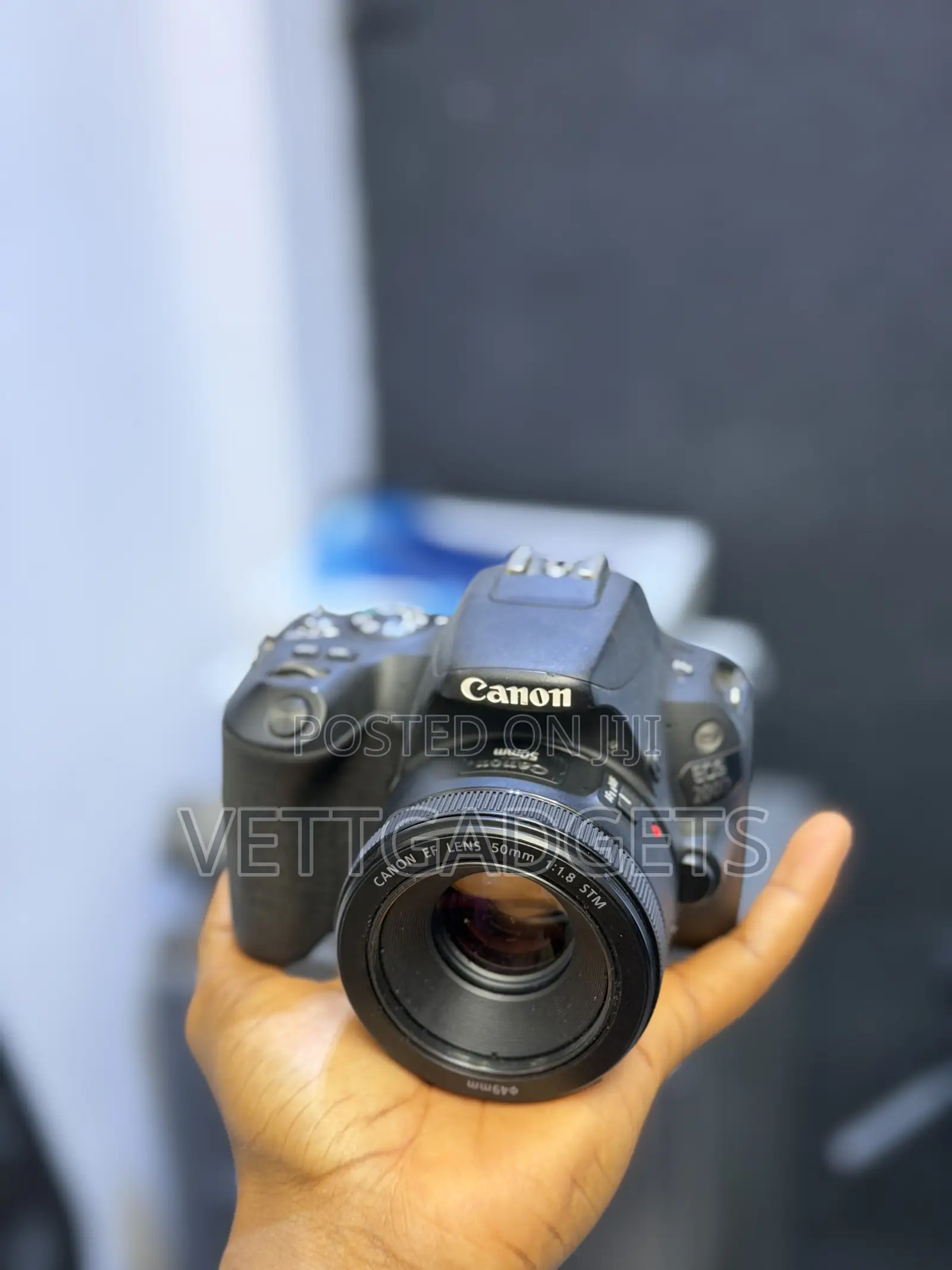 Pre-Owned Canon Eos 200d