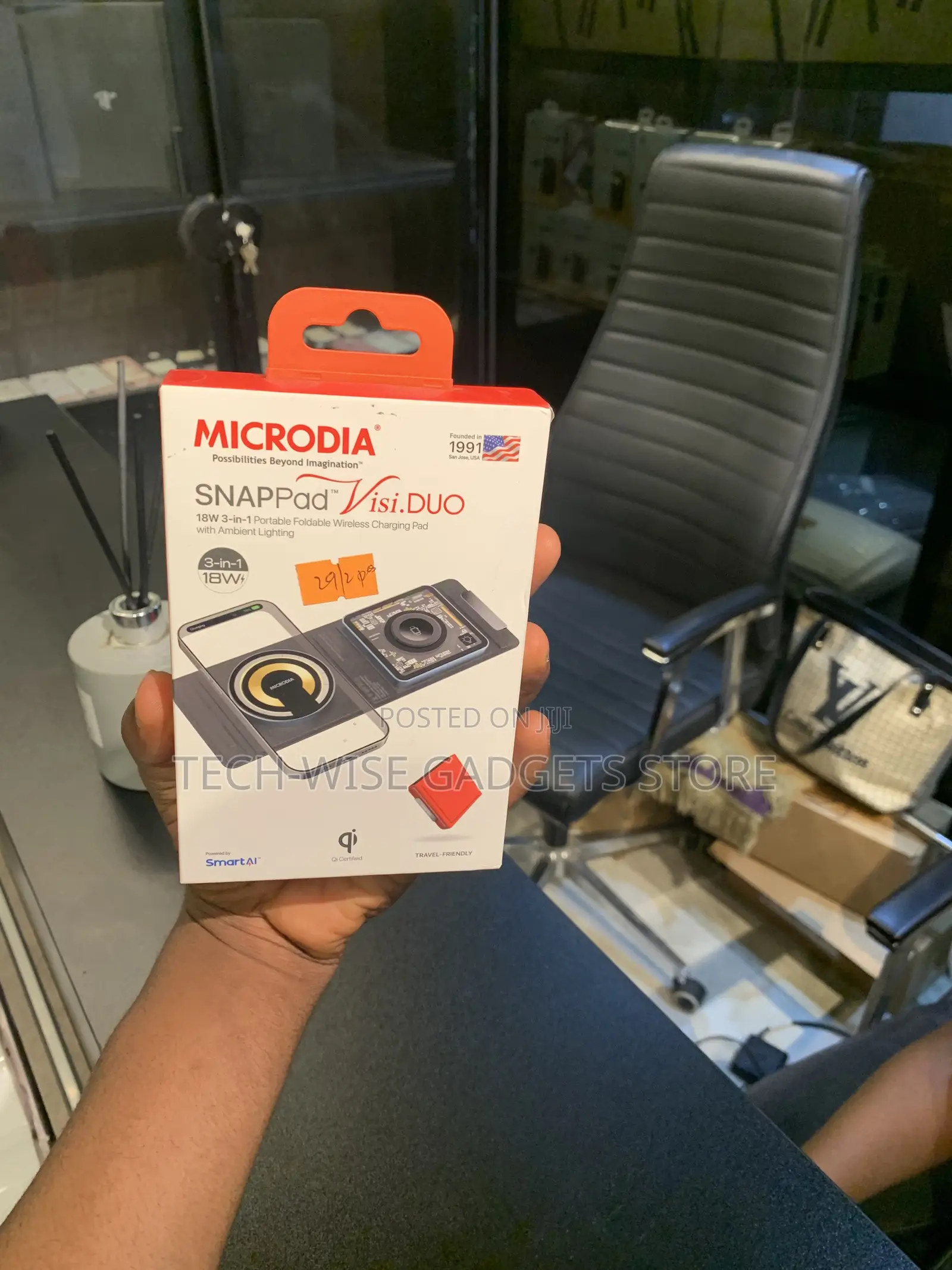 Microdia Snappad Visi.Duo, a 3-in-1 Foldable Wireless Charging Pad.