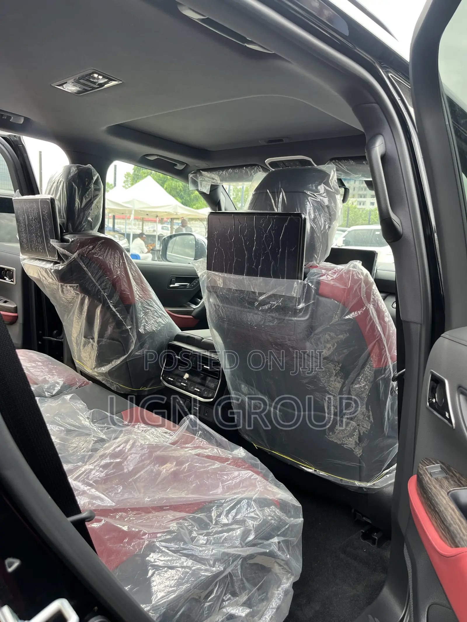 Toyota Land Cruiser LC300 2025 Black