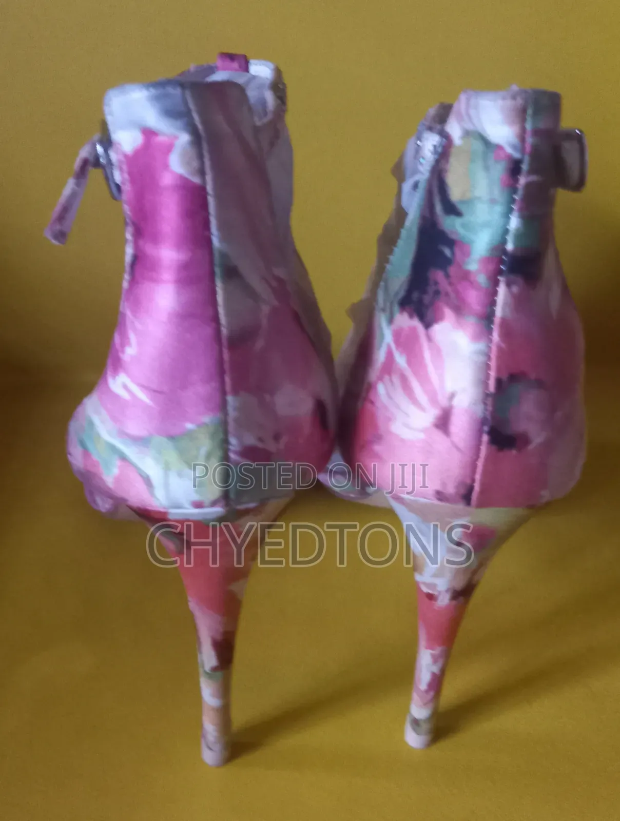Steve Madden Floral Embellished T-Strap Sandals