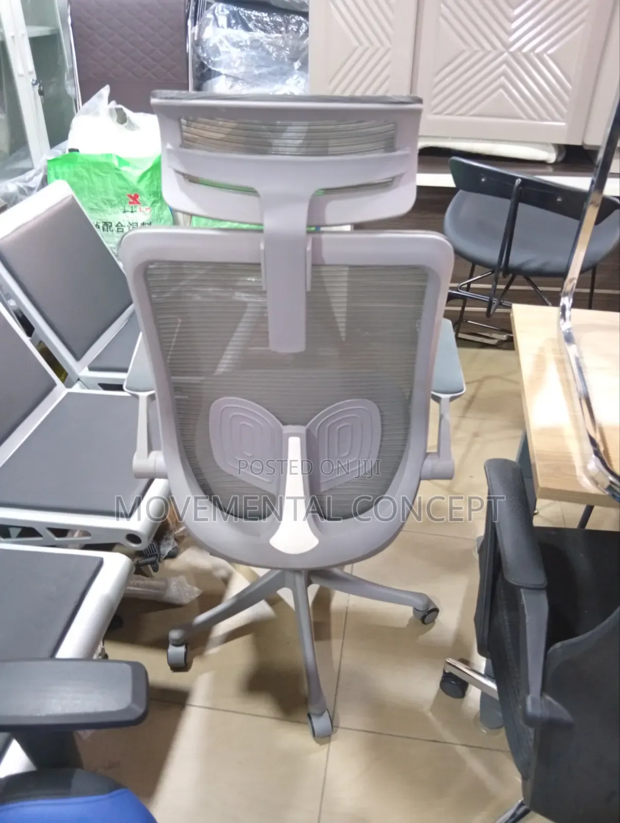 Gray Mesh Office High Back Swivel Chair With Headrest