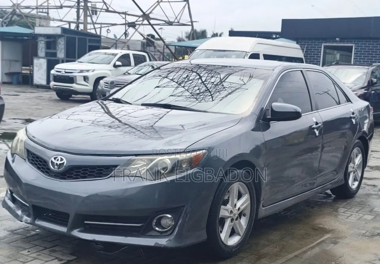 Toyota Camry 2012 Gray