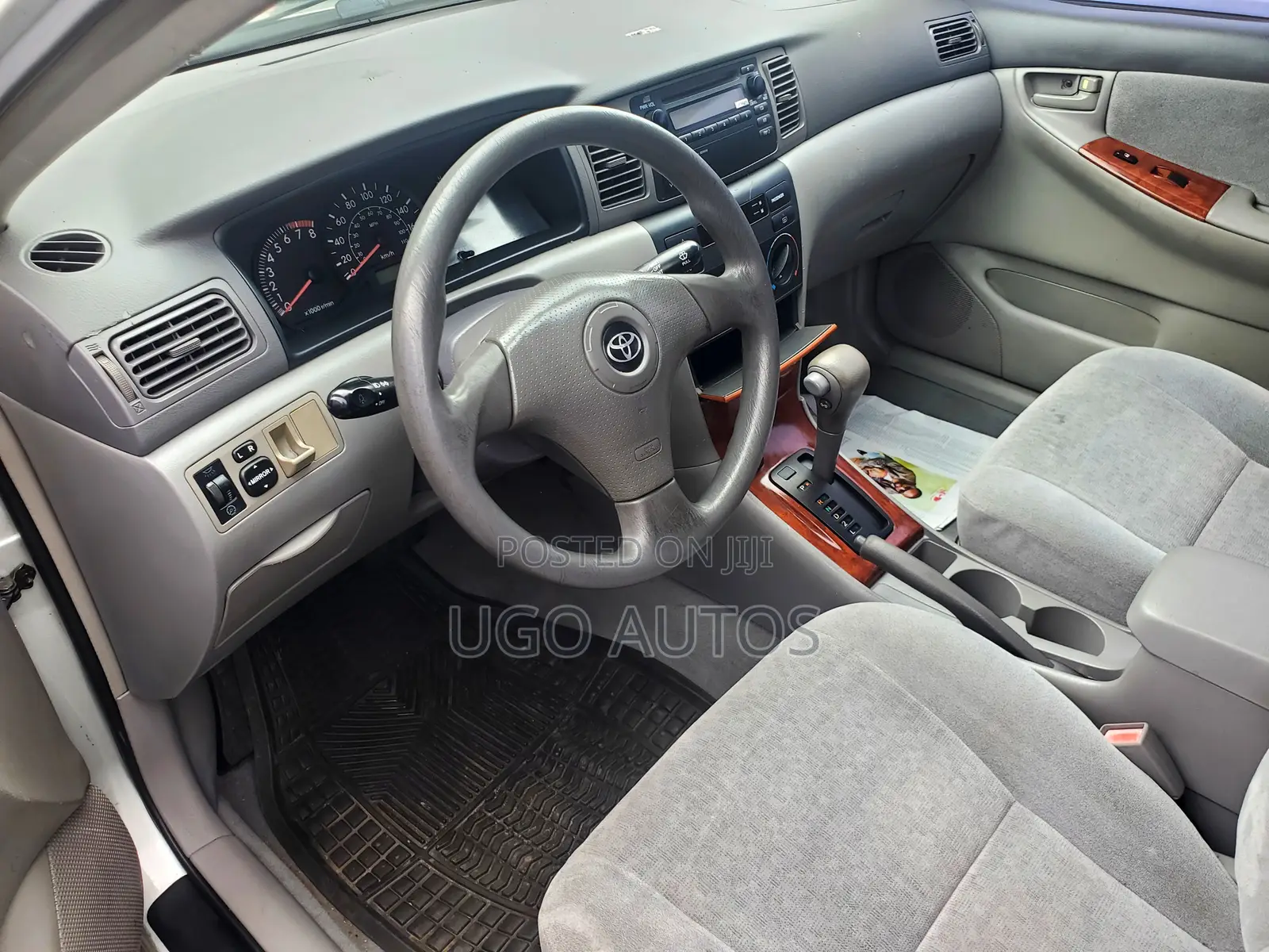 Toyota Corolla LE 2004 Silver
