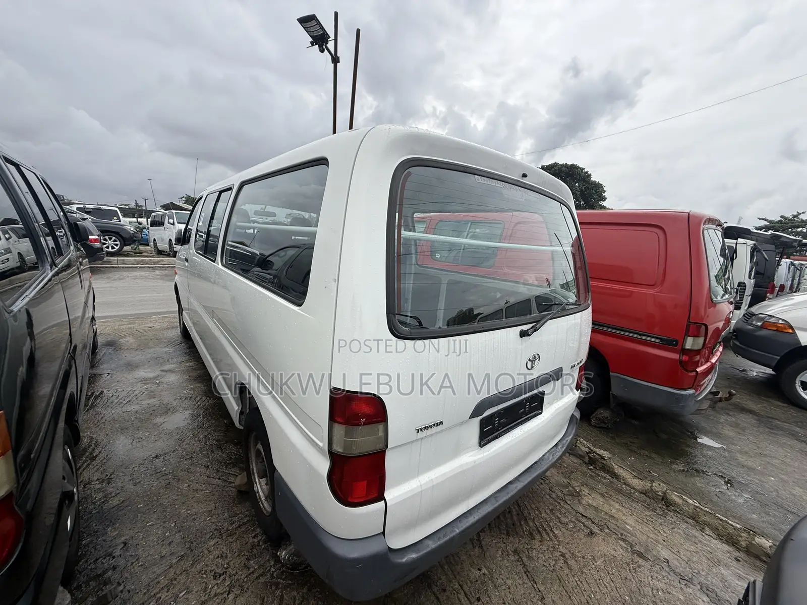 Toyota HiAce 2006 White