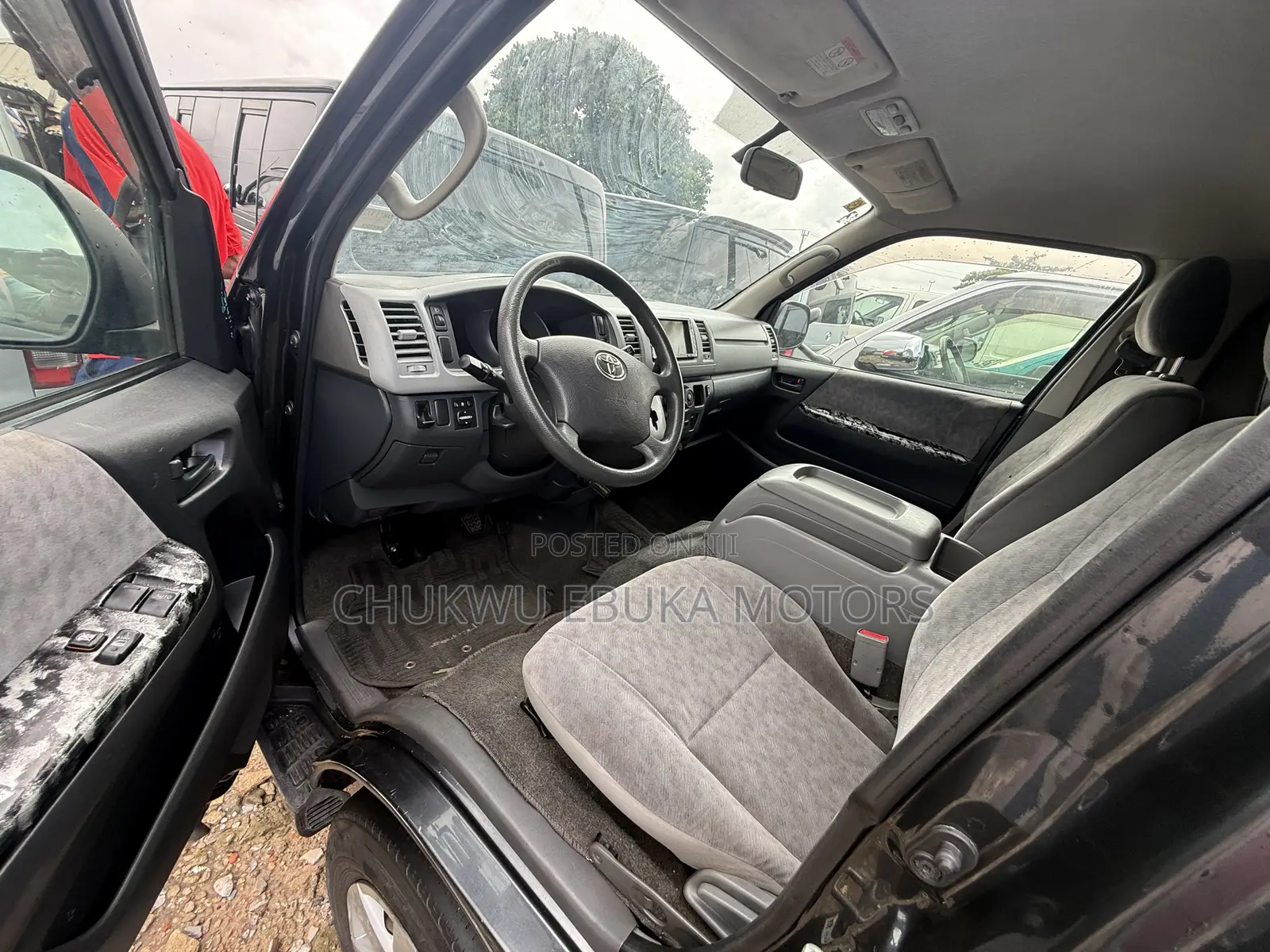 Toyota HiAce 2010 Black